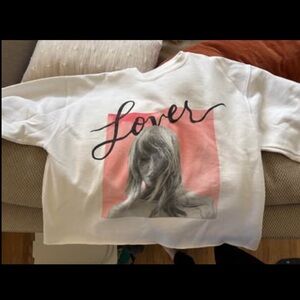 OFFICIAL TAYLOR SWIFT LOVER MERCH - cropped sweatshirt